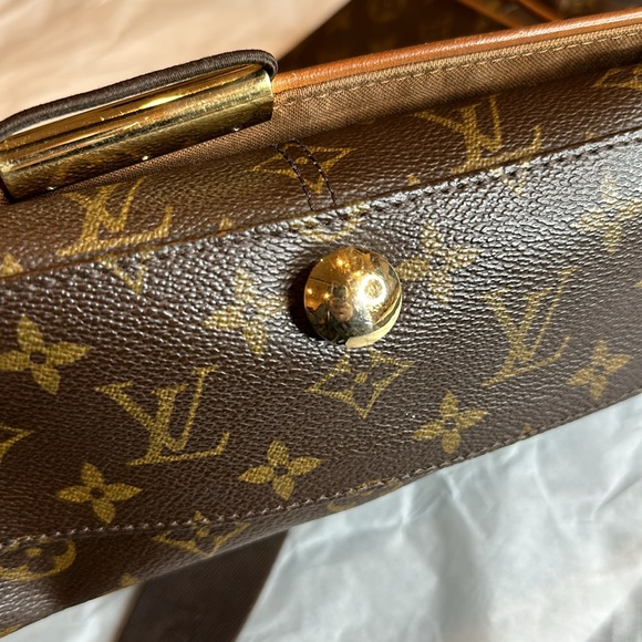 Louis Vuitton Abbesses Messenger Bag Monogram Canvas - Picture 3 of 17